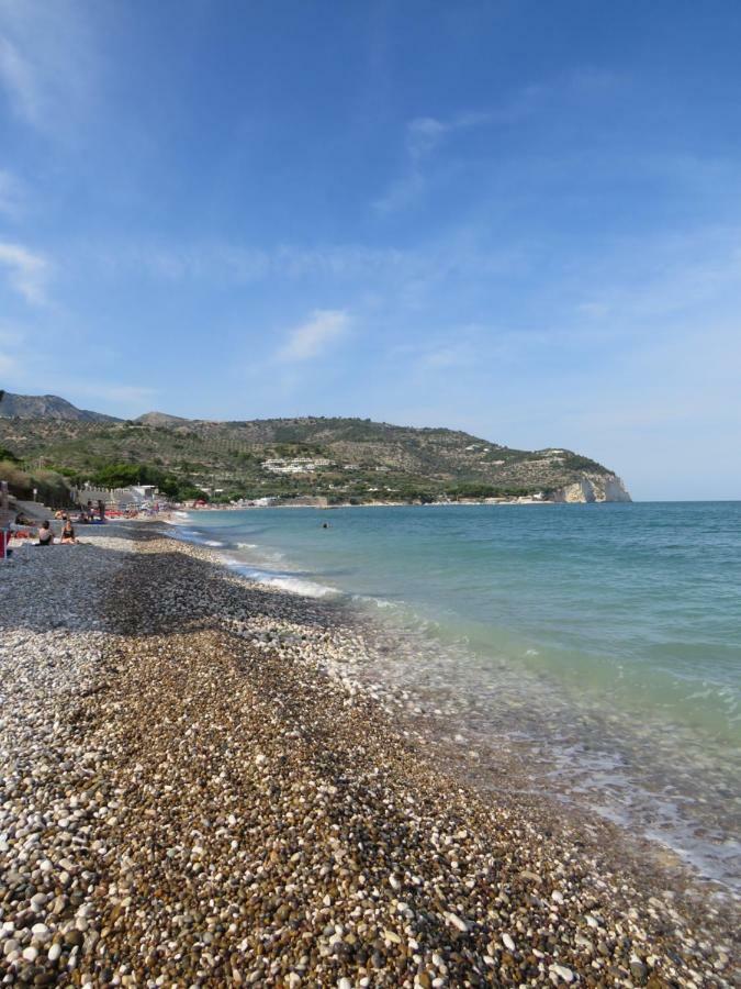 Casa Vacanza Afe A Pochi Passi Dal Mare Mattinata Eksteriør bilde